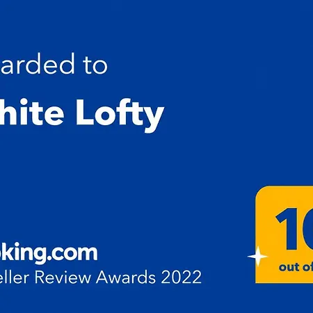 White Lofty Und White