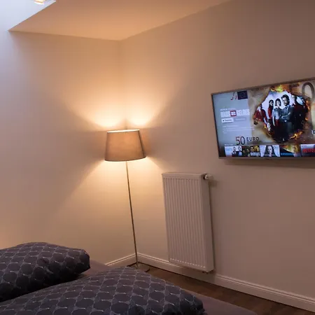 White Lofty Und White Appartement Düsseldorf