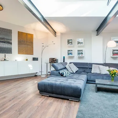 White Lofty Und White * Düsseldorf