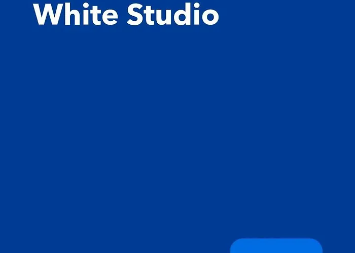 White Lofty Und White