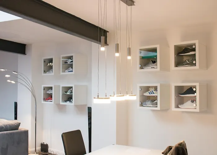 White Lofty Und White דיסלדורף