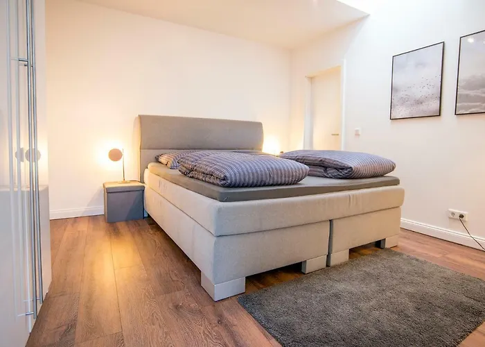 White Lofty Und White Appartement Düsseldorf