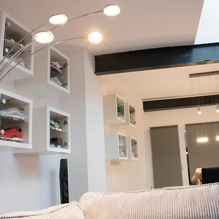Apartment White Lofty Und White