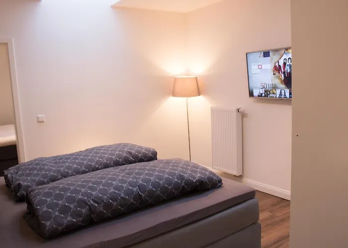 White Lofty Und White Apartment Dusseldorf