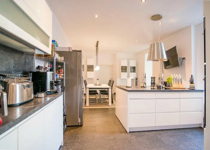 Apartment White Lofty Und White